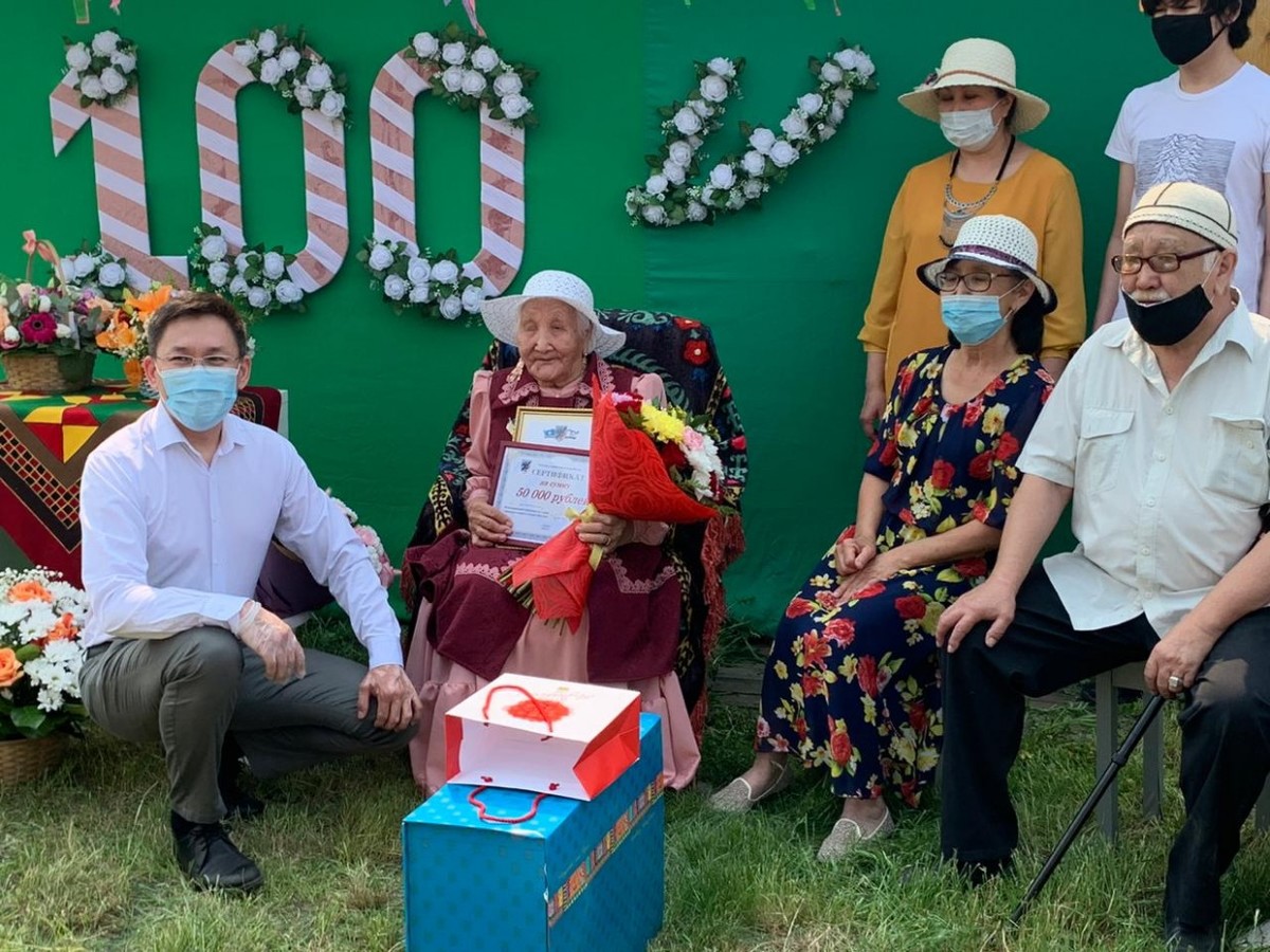 Жительница села Хатассы отметила 100-летний юбилей