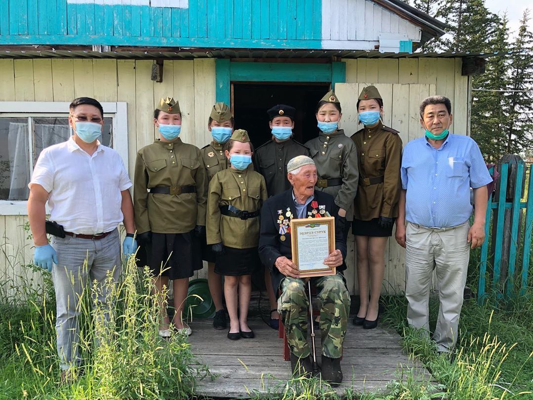 Сунтарский район: Ветеран ВОВ П.А. Степанов 98 лет