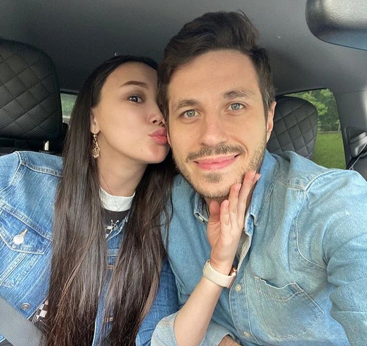 Фотофакт: Чета Гасанбалаевых отмечает льняную свадьбу