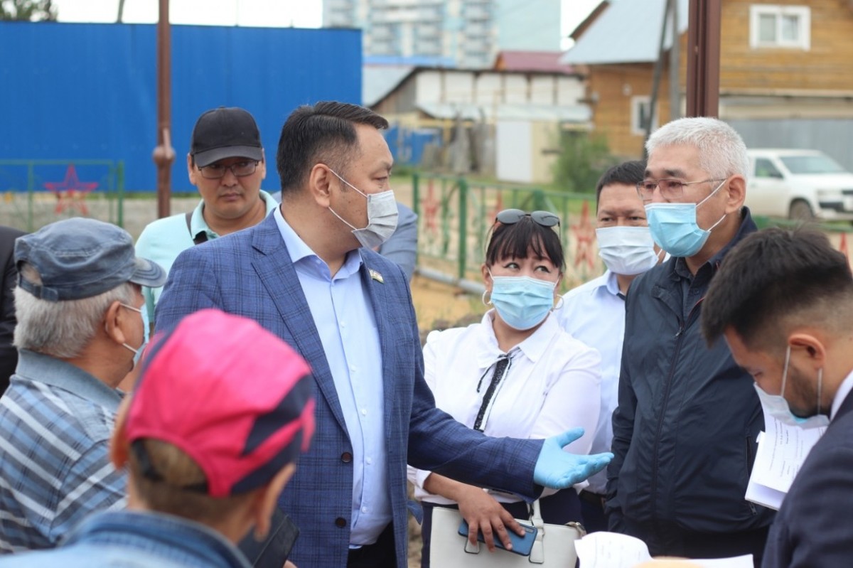 В Сайсарском округе возобновятся работы по строительству сквера Владимира Лонгинова