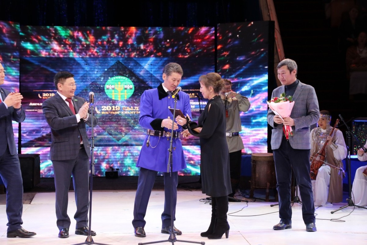 Туймаада туонатыгар Сунтаар сириттэн силистээх биир дойдулаахтар түмсэллэр