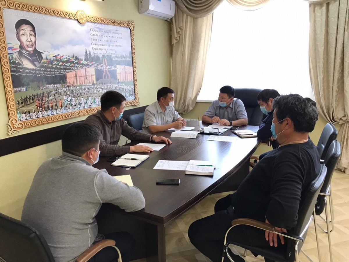 Сунтарский район: Совещание в администрации улуса