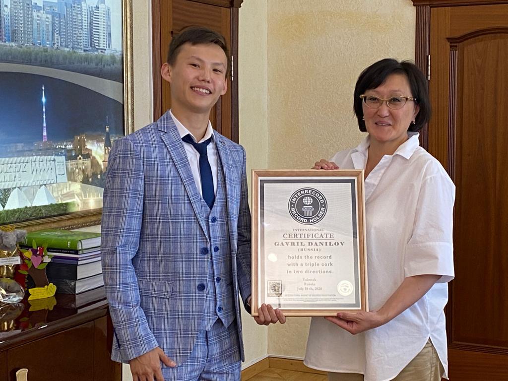 Сардана Авксентьева встретилась с рекордсменом по трикингу Гаврилом Даниловым