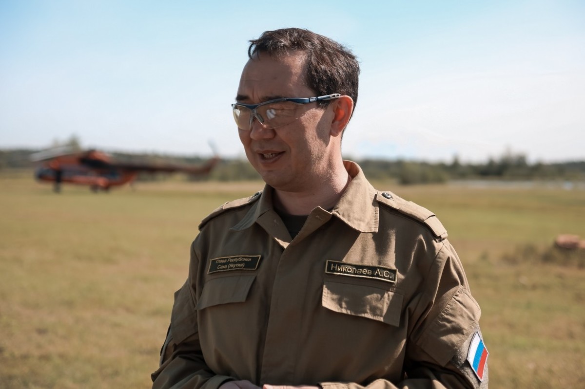 Айсен Николаев побывал в Томпонском районе по вопросам тушения лесных пожаров