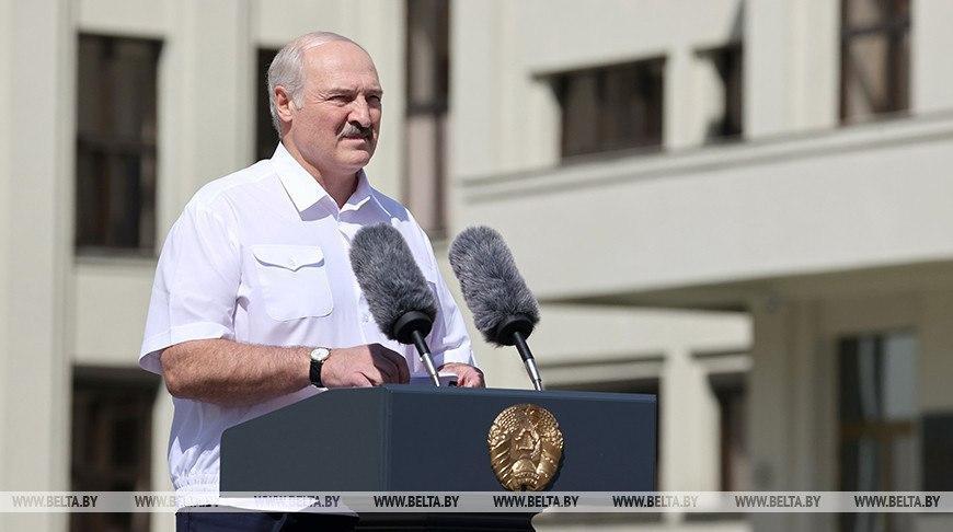 Лукашенко решил не отдавать власть. «Пойдем на перевыборы — погибнем!»