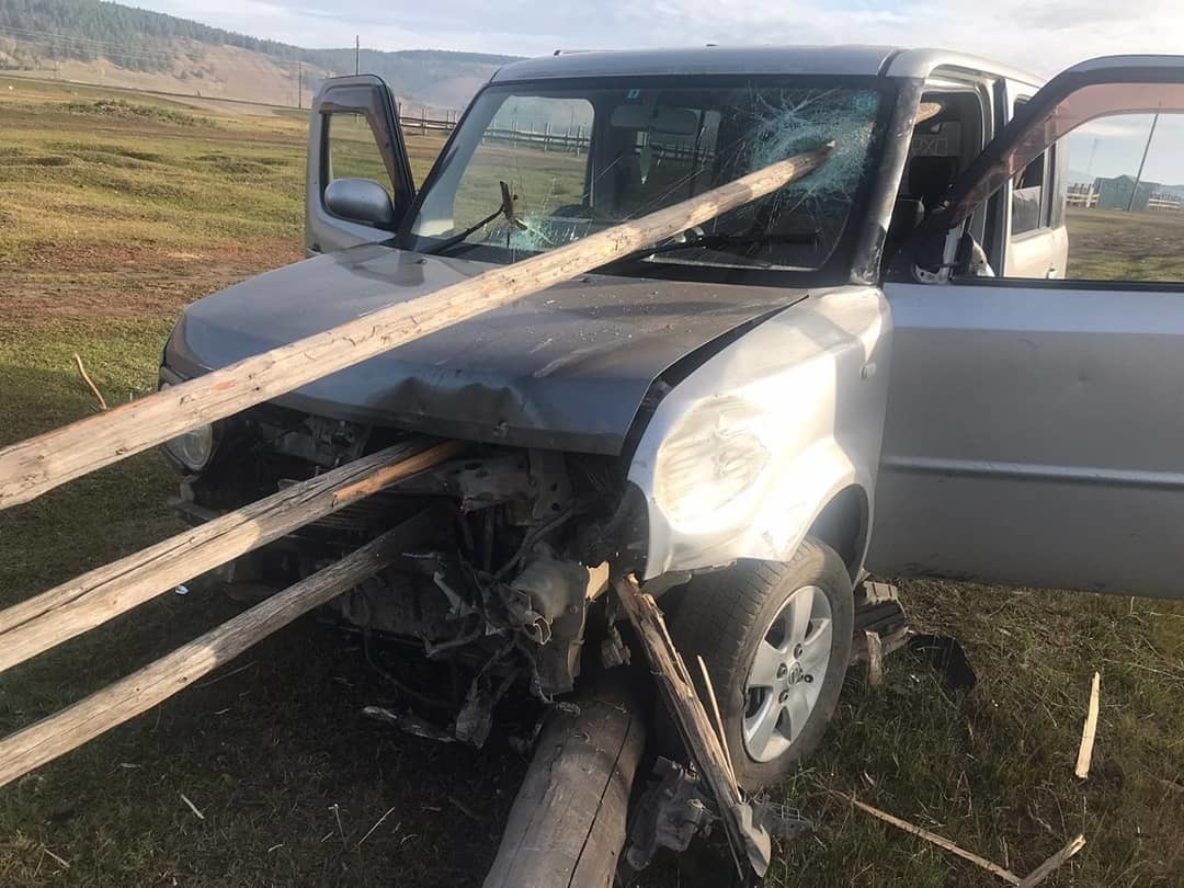 Фотофакт: Забор проткнул пассажира насквозь в результате ДТП в Якутии
