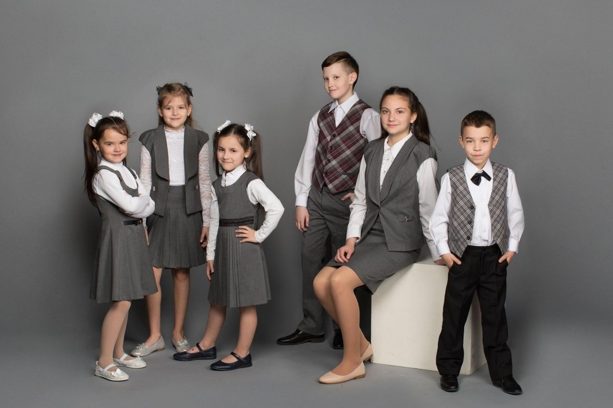 В Якутии многодетным семьям помогают подготовить детей к школе