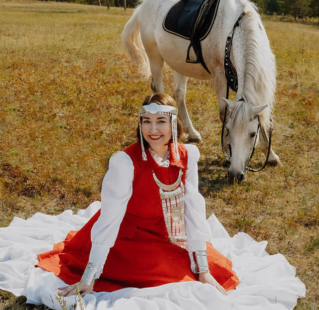 Фотосессия министра предпринимательства Якутии для обложки глянцевого журнала