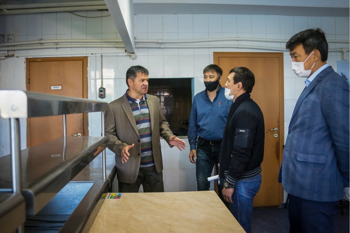 Спортивные объекты будут открываться для горожан поэтапно. Первыми откроют бассейны