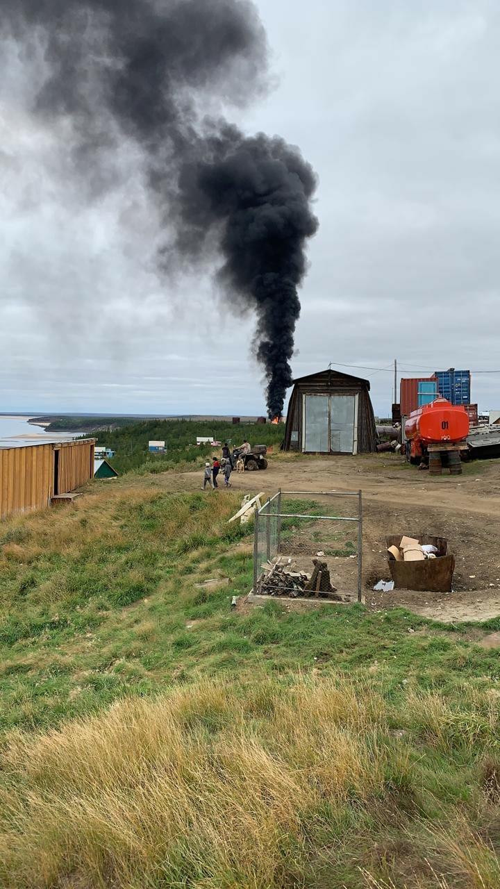 МЧС Якутии: Пожар в Анабарском районе начался с возгорания емкости автомобиля