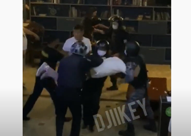 Видеофакт: Визит росгвардейцев в ночной клуб Якутска