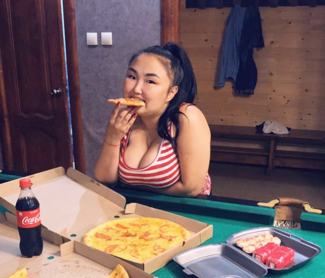 Видеофакт: Энжи рассказала, сколько она весит