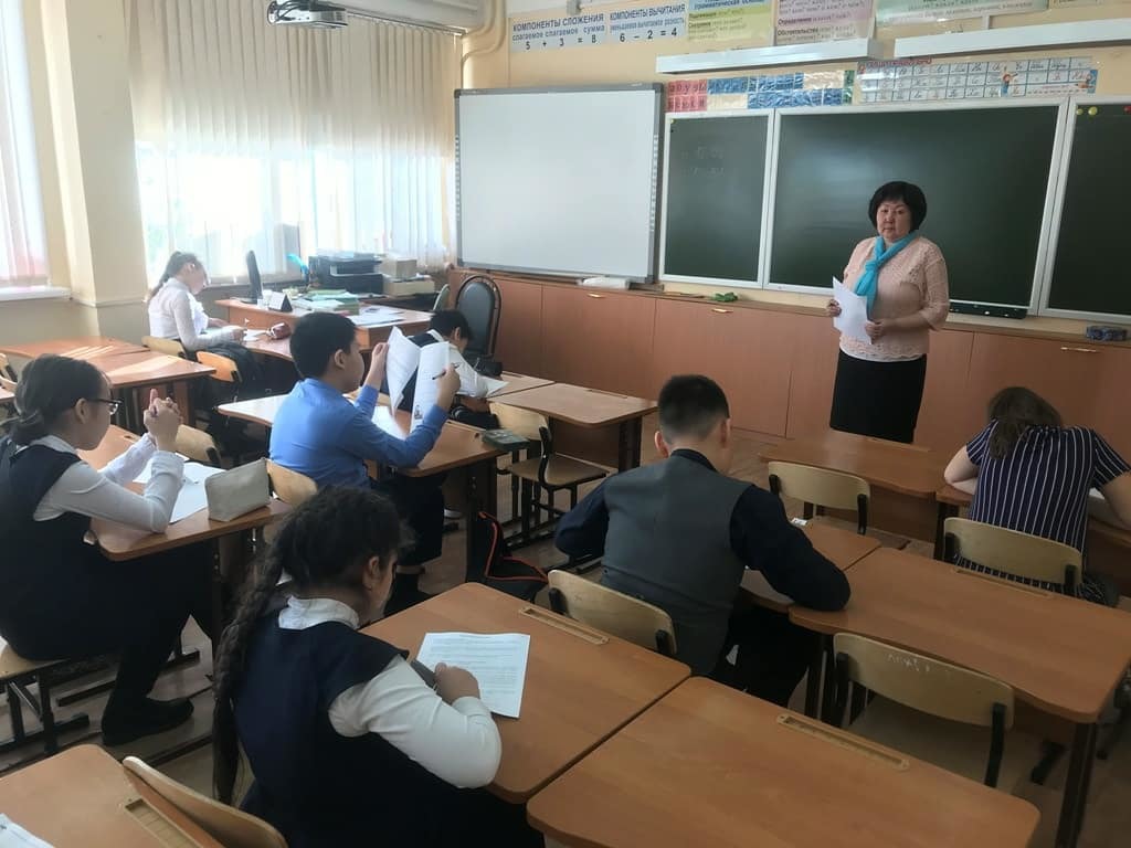 С 8 ноября возобновляется очная форма обучения в школах Якутска