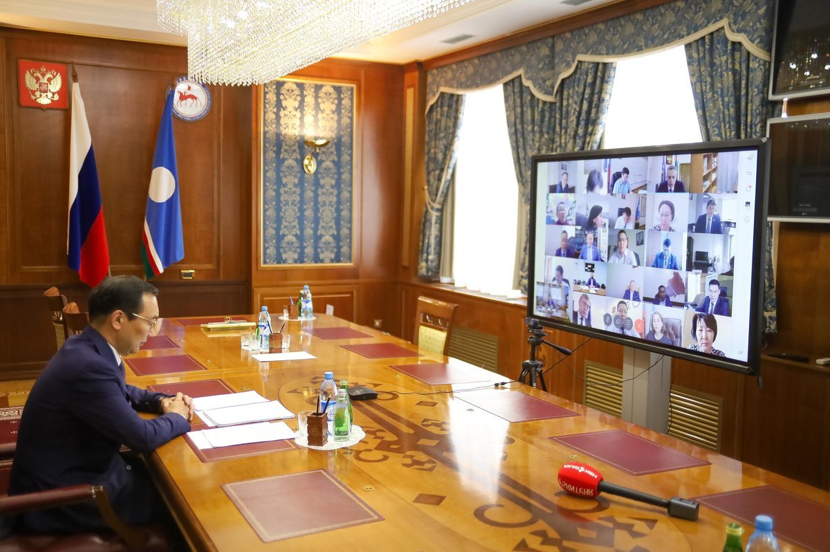 Айсен Николаев: для противодействия коррупции необходимо усилить контроль на муниципальном уровне