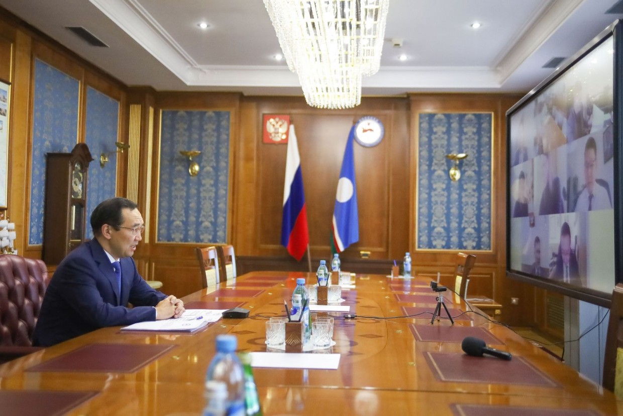 Глава Якутии поручил обеспечить безопасность дорожного движения на городских и региональных автодорогах