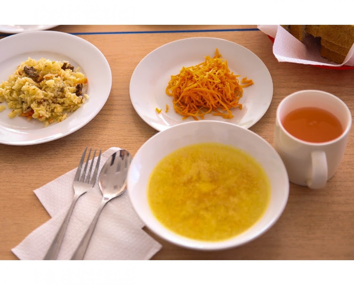 В Якутске учеников начальных классов обеспечат бесплатным горячим питанием