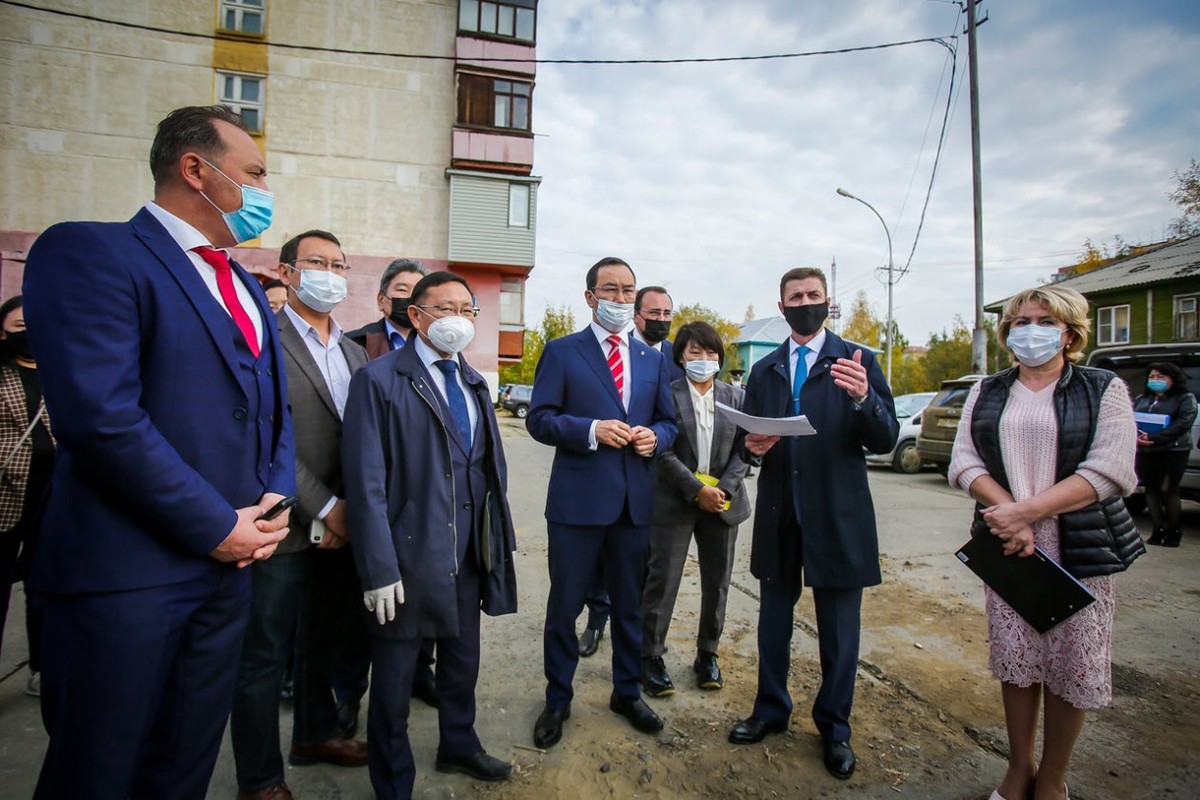 В Мирном после визита главы республики расселили жителей аварийного дома