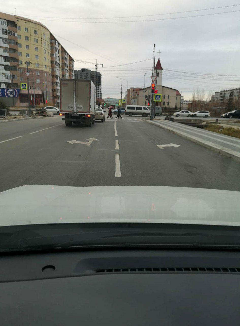 "Лишнюю" стрелку на дорожной разметке на ул. Курашова удалили