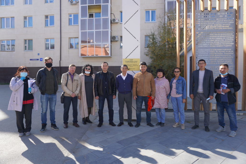 В Сквере труженикам тыла в Якутске установили памятную табличку