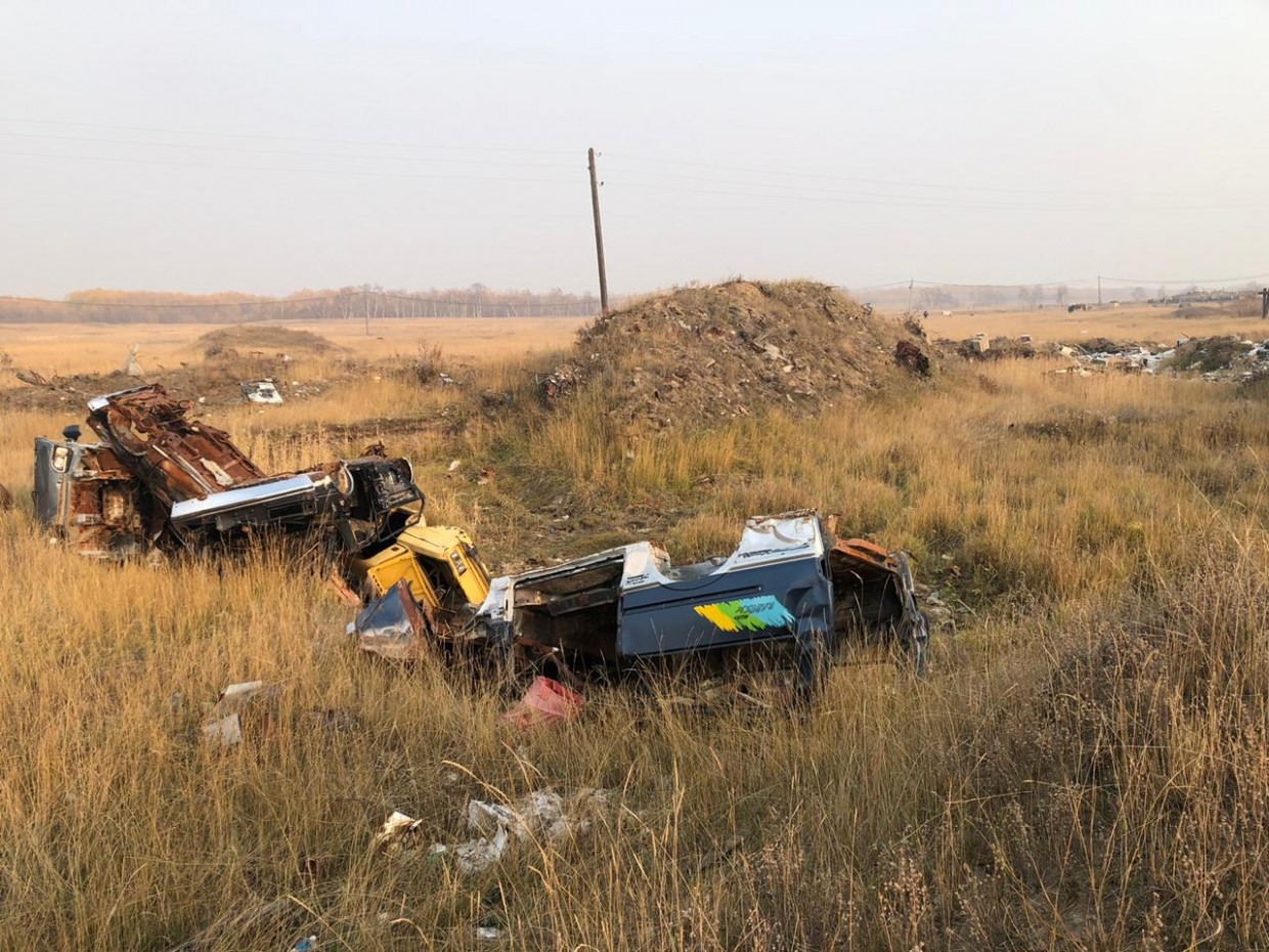 «Жилкомсервис» очистил земли села Хатассы от свалки мусора