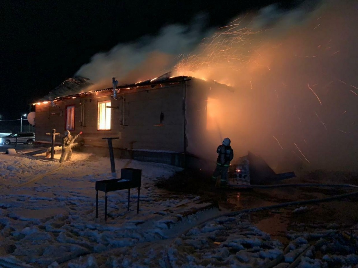 Глава Якутии выразил соболезнования в связи с пожаром в Намском улусе