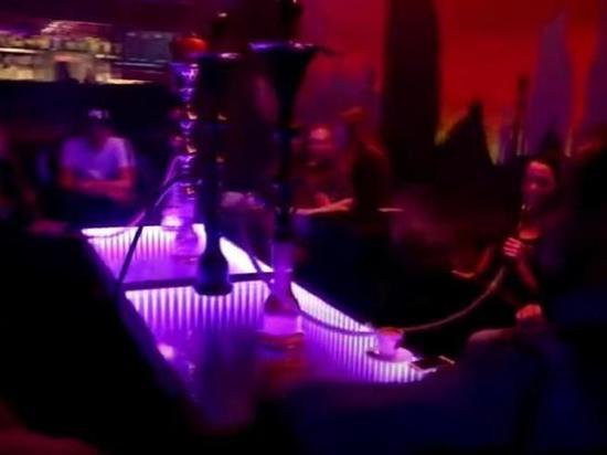 С 30 октября в России запрещено курить кальяны в кафе и ресторанах