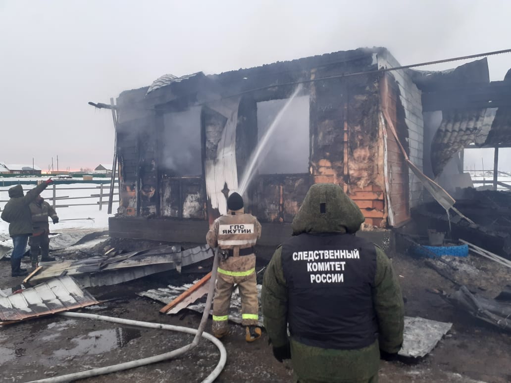 В Якутии женщина и четверо детей погибли при пожаре в частном доме