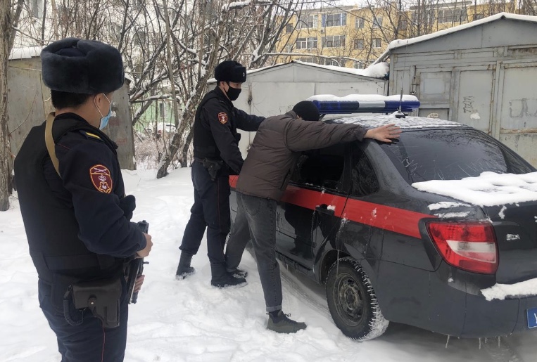 В Якутске росгвардейцы задержали постояльца гостиницы, находящегося в федеральном розыске