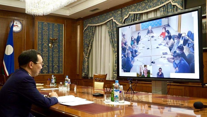 Айсен Николаев: "Проводится оптимизация по работе ПЦР лабораторий, в итоге время получения анализов не должно превысить 3-4 дня""