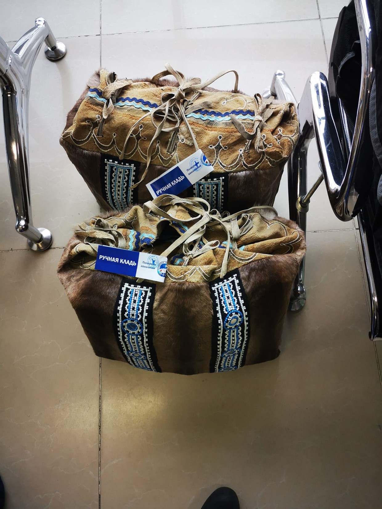 Фотофакт: "Луи Виттон отдыхает!". Депутат опубликовала фото сумок из оленьих камусов