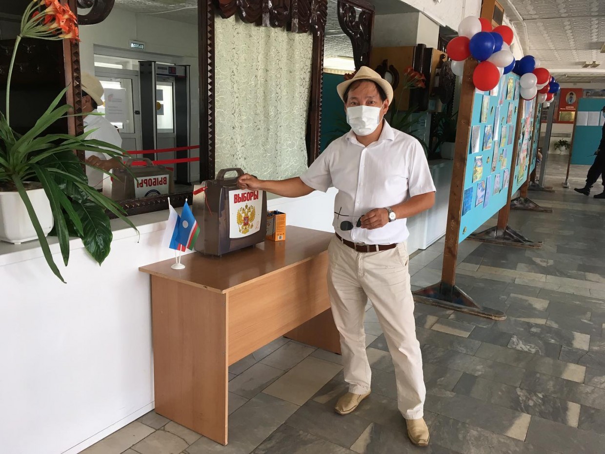 "Считаю, что наша медицина отстает как минимум на неделю в борьбе с ковидом", - Чокуур Гаврильев