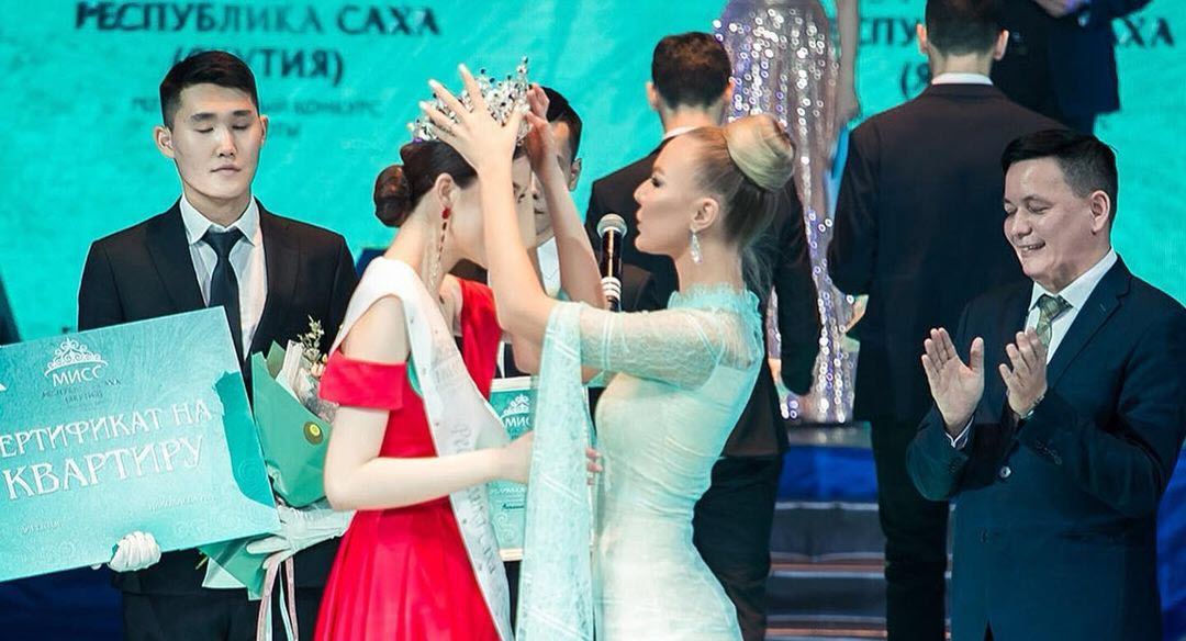 Модельер Юрий Лукин сообщил, что его "кинули" организаторы шоу "Мисс Якутия"
