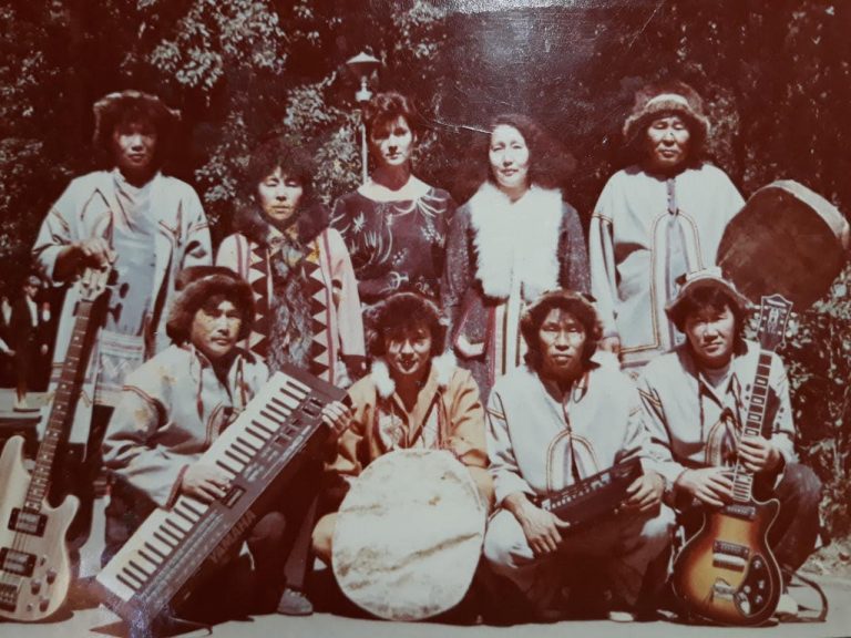 Северяне обратились к Путину с просьбой восстановить ансамбль «Сэдьээ»