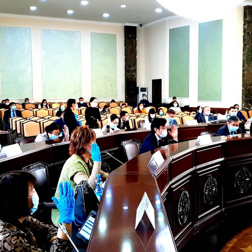 На заседании Гордумы Якутска прозвучала информация о баснословных премиях руководителя "Теплоэнергии"