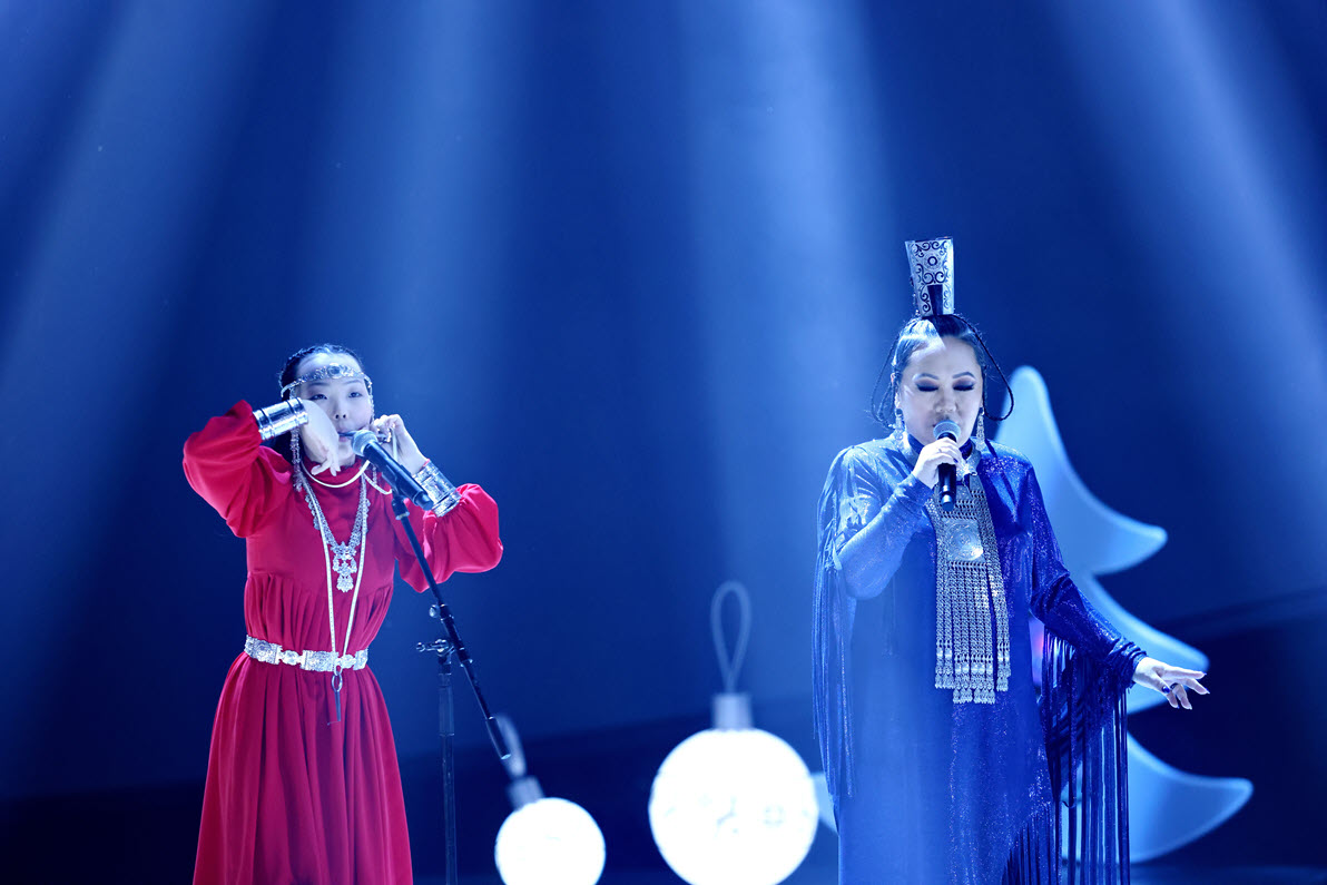 13-летняя этно-исполнительница выступит в дуэте с Валентиной Романовой-Чыскыырай в финале конкурса «Синяя птица»