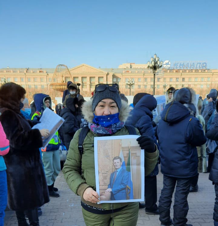 Фотофакт: Якутянка поддержала Фургала на митинге в Хабаровске