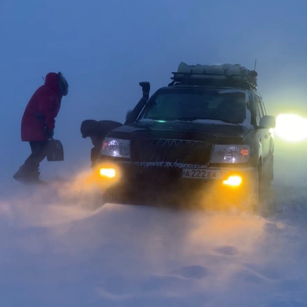 Автопутешественник посоветовал ставить указатели и разместить  на северных дорогах пункты спасения