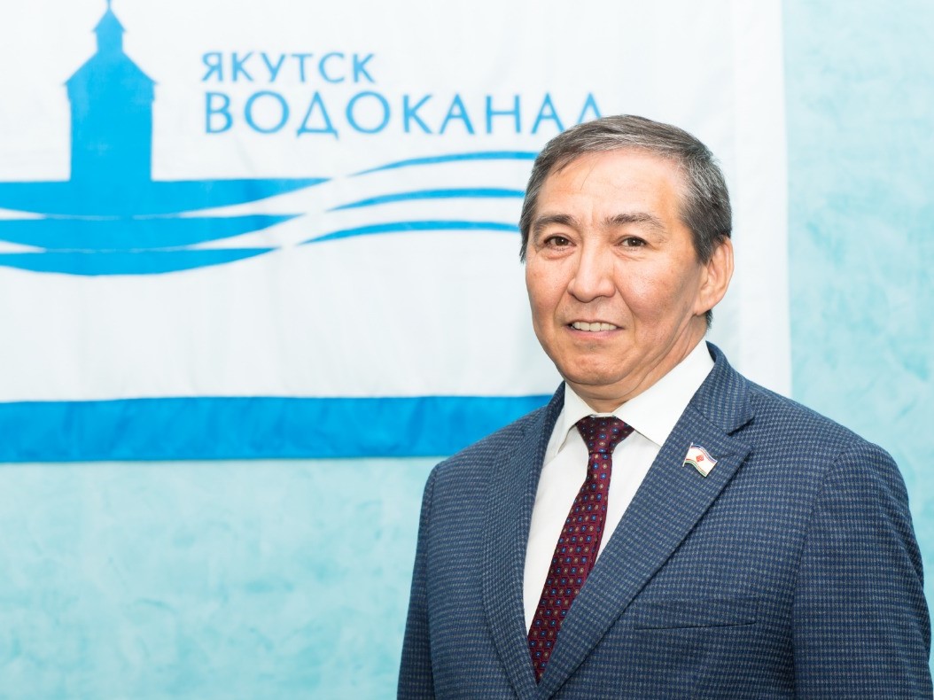 Анатолий Кырджагасов поздравляет с Новым годом!