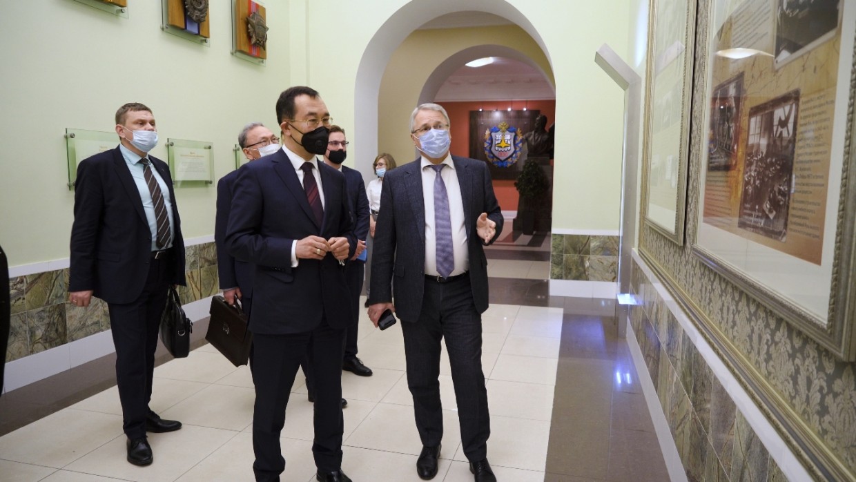 Глава Якутии обсудил с руководством МГТУ им. Н.Э. Баумана реализацию проектов в Арктике