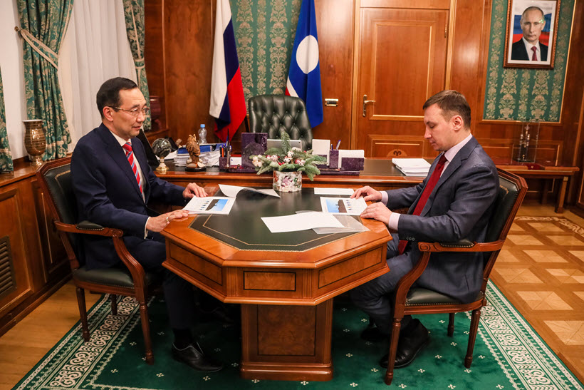 Айсен Николаев провёл встречу с генеральным директором АО «Алмазы Анабара» Группы компаний АЛРОСА Павлом Маринычевым