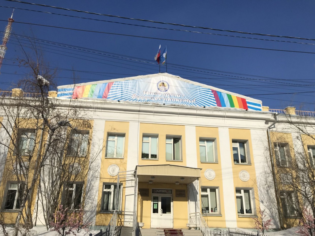 В школе Якутска за год с родителей собрали 746 тысяч рублей. Грядет проверка