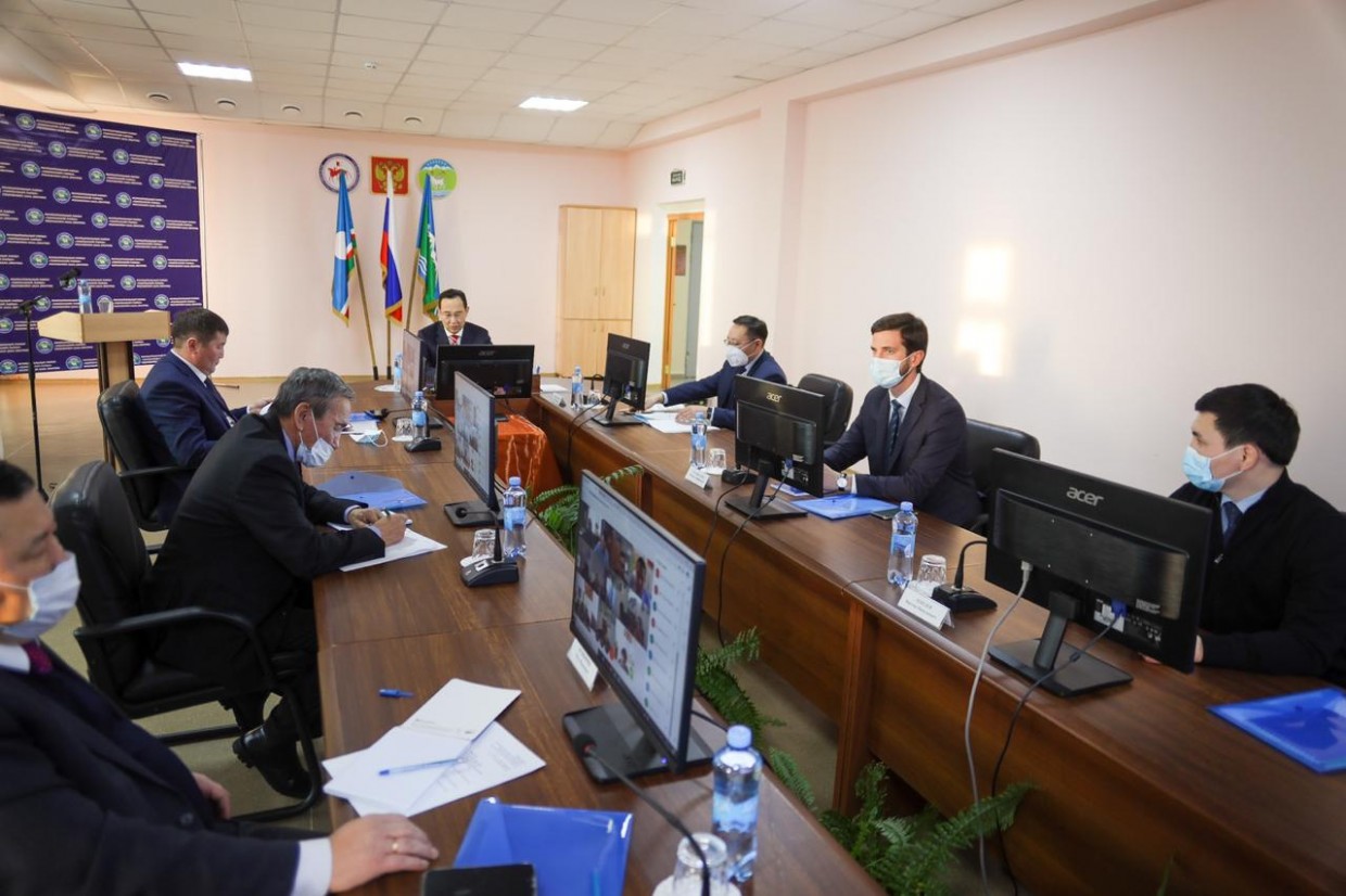 Айсен Николаев анонсировал ввод фабрики на Нежданинском золоторудном месторождении и строительство дороги «Яна» в Томпонском районе