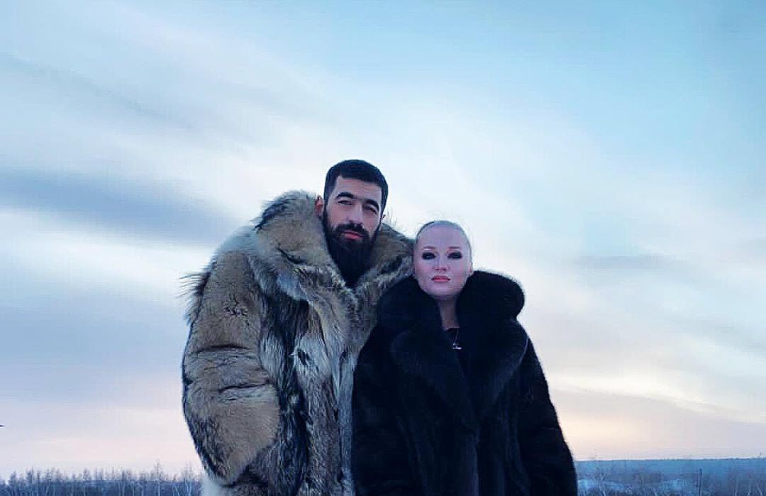 Надина Эльпис представила свой новый клип со знойным мачо