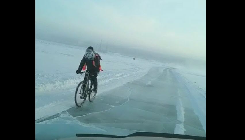 В Якутске велосипедистов не останавливают суровые морозы в -50 градусов