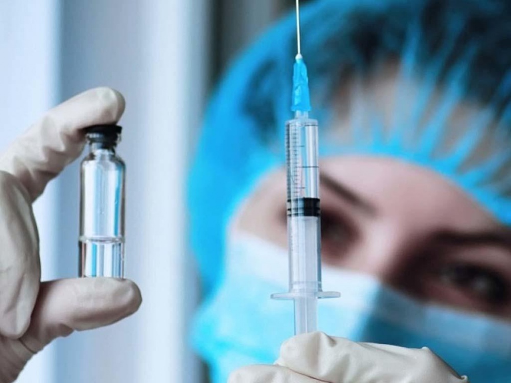 Перед вакцинацией от коронавируса не обязательно сдавать тест на антитела