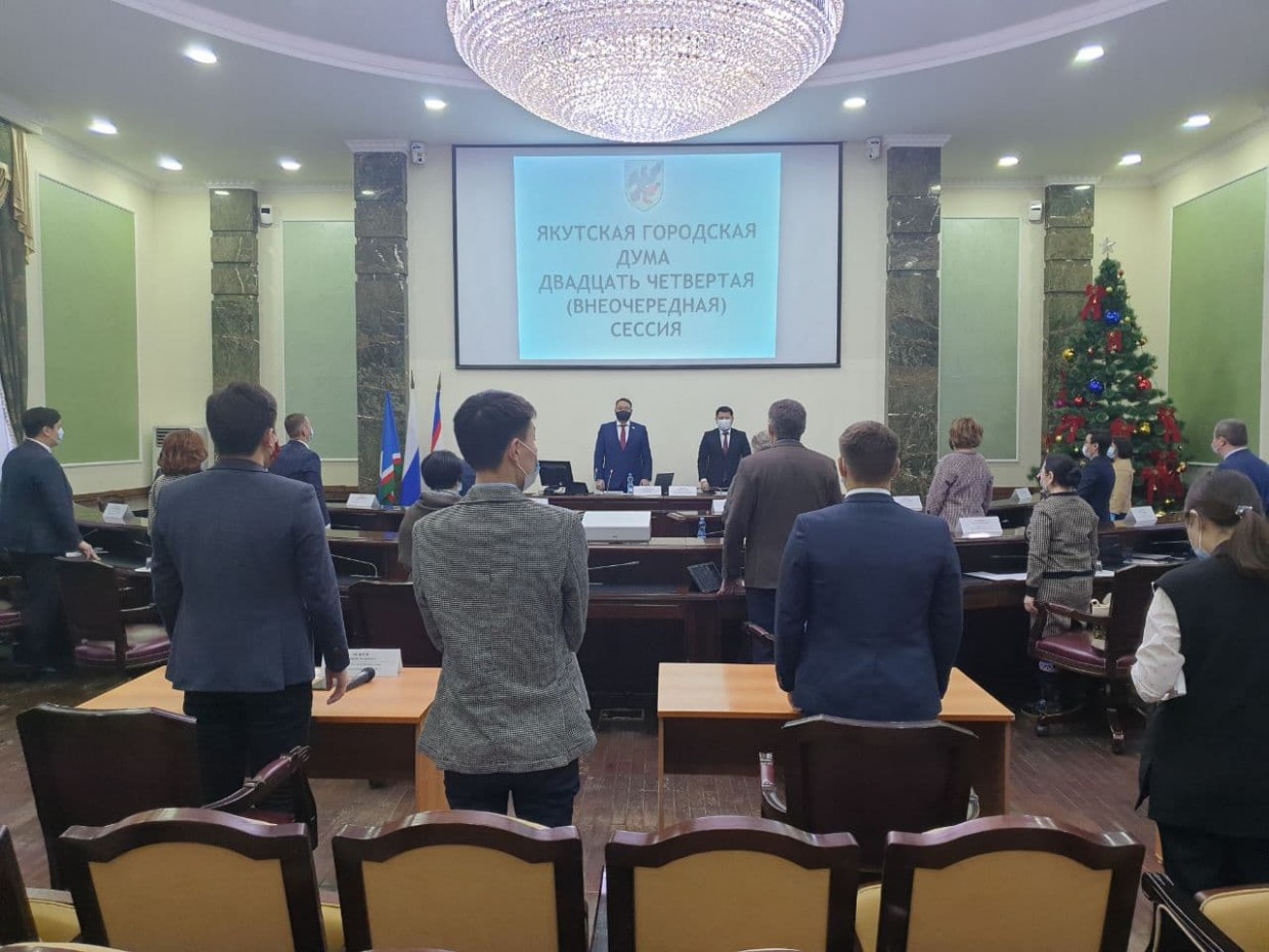 Началась сессия Якутской гордумы. Некоторые депутаты настроены против отставки мэра Якутска