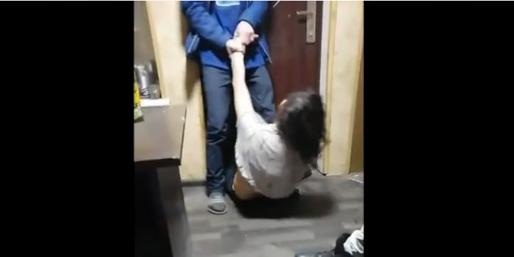 Полиция установила мужчин, издевавшихся над женщиной в автосервисе Алдана