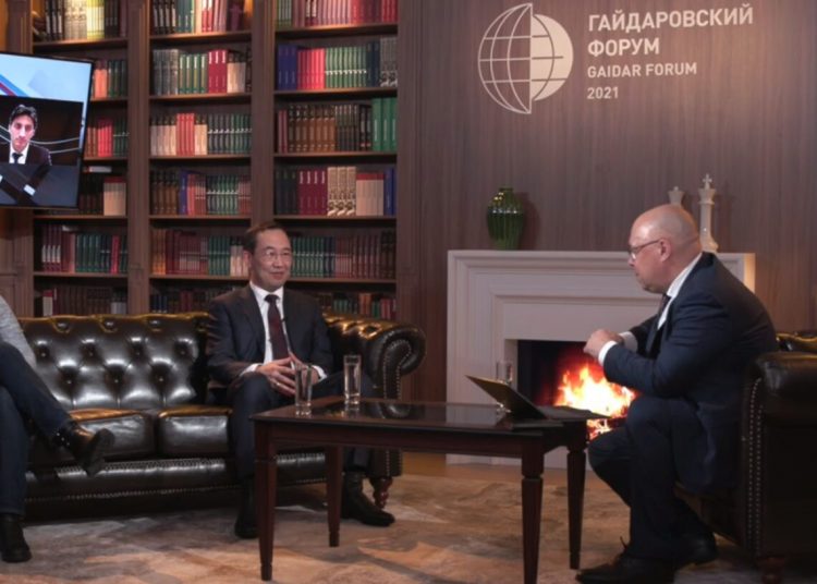 В Якутии разрабатывают цифрового помощника «Айта». Об этом Айсен Николаев рассказал на Гайдаровском форуме