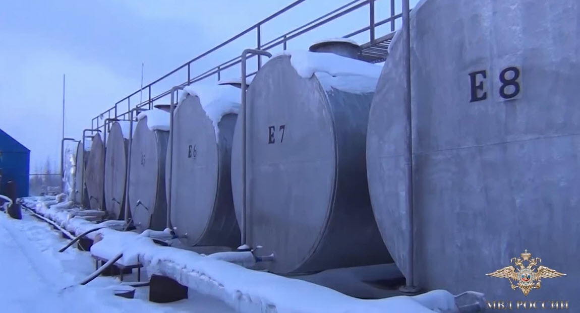 В Якутии оперативники выявили подпольный цех по производству нефтепродуктов