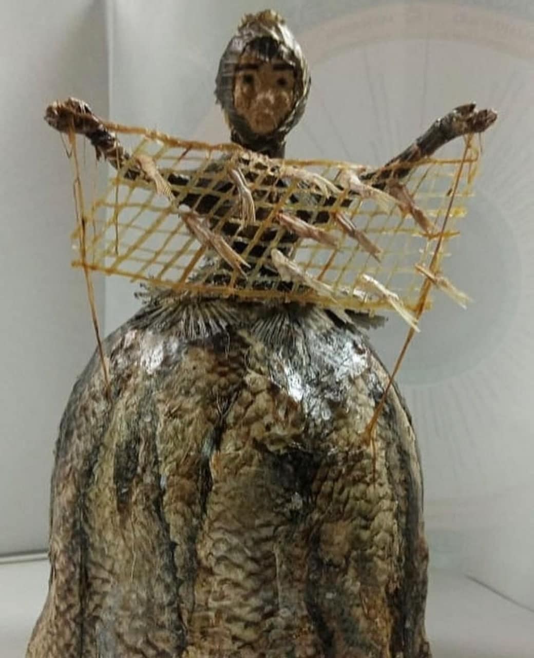 Якутянка соорудила куклу из карасей